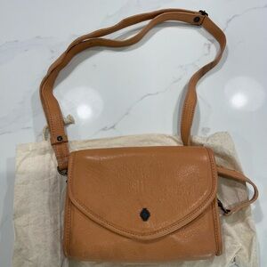Nena & Co. Tan Leather Crossbody Bag